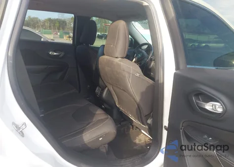 2015 Jeep Cherokee Latitude z USA, uszkodzony, nr VIN 1C4PJMCS7FW534912